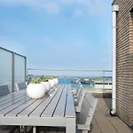 Spacious modern apartment in Scheveningen